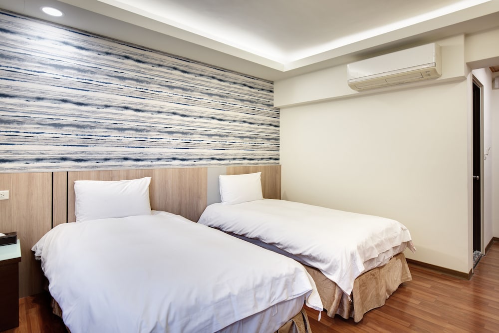 Standard Room, 2 Twin Beds photo 3