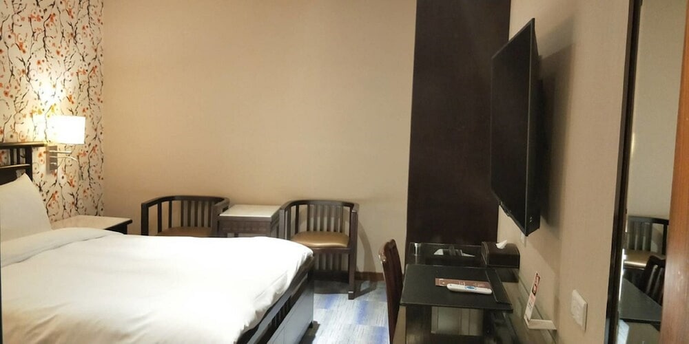 Economy Double Room (basement room)