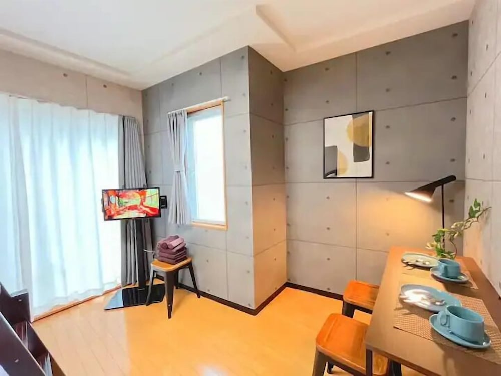 Basic Apartment photo 1