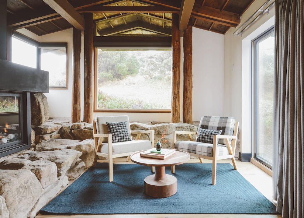 Suite (Ocean) - Photo 1