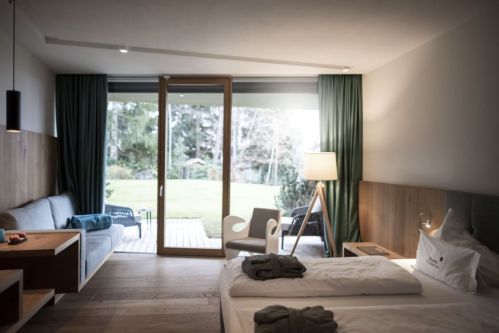 Exclusive Suite, 1 King Bed, Pool View, Garden Area