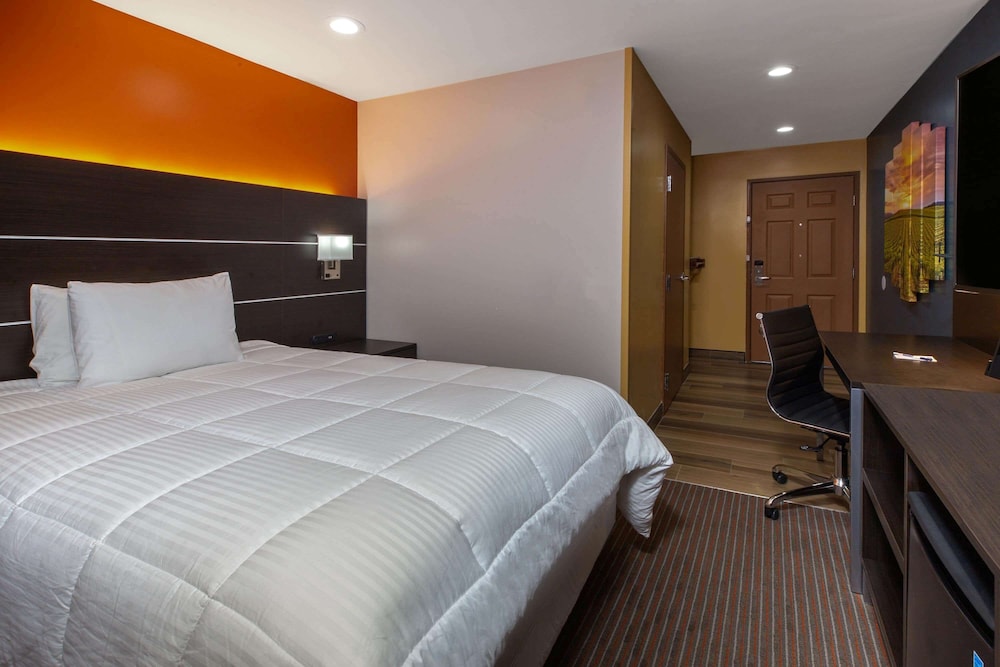 Room, 1 Double Bed, Accessible, Non Smoking - Photo 1