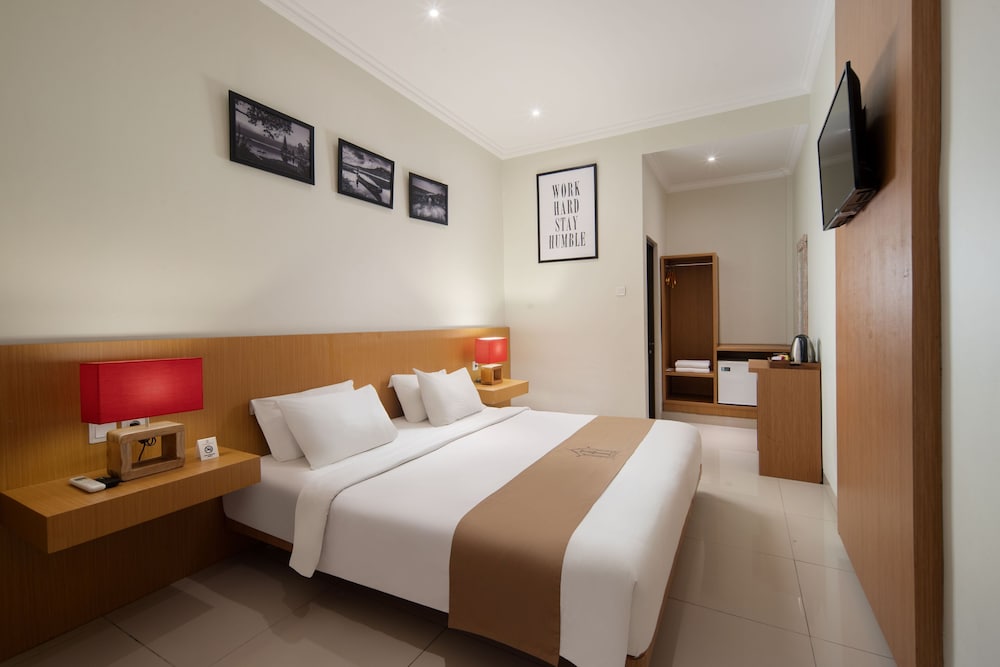 Deluxe Double Room, Poolside - Photo 4