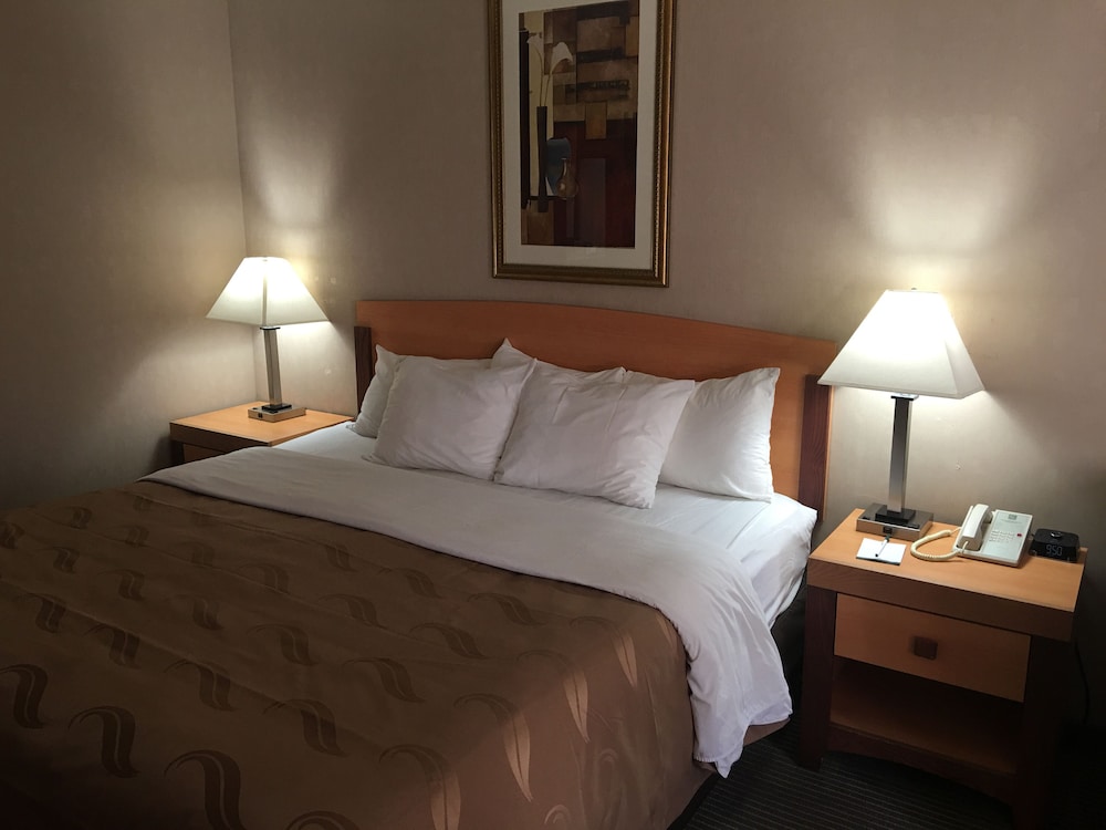 Standard Room, 1 King Bed with Sofa bed, Jetted Tub, Ground Floor photo 1
