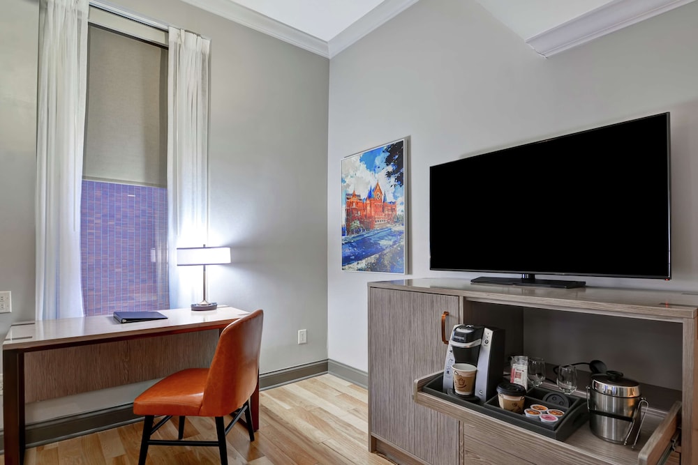 Room, 2 Queen Beds, Accessible (Hearing) - Photo 7