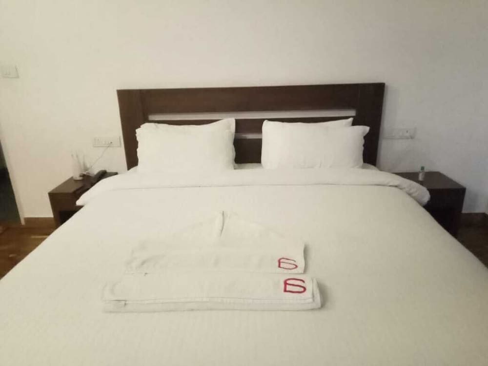 Suite Room - Photo 1