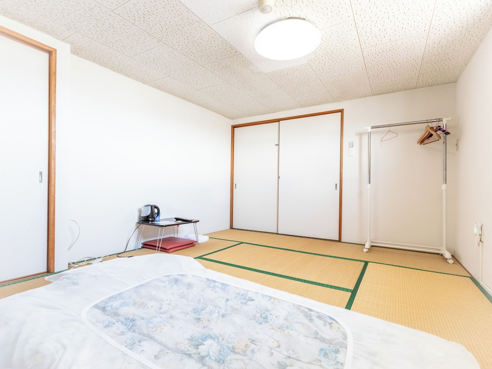 Traditional Quadruple Room, Non Smoking, Shared Bathroom