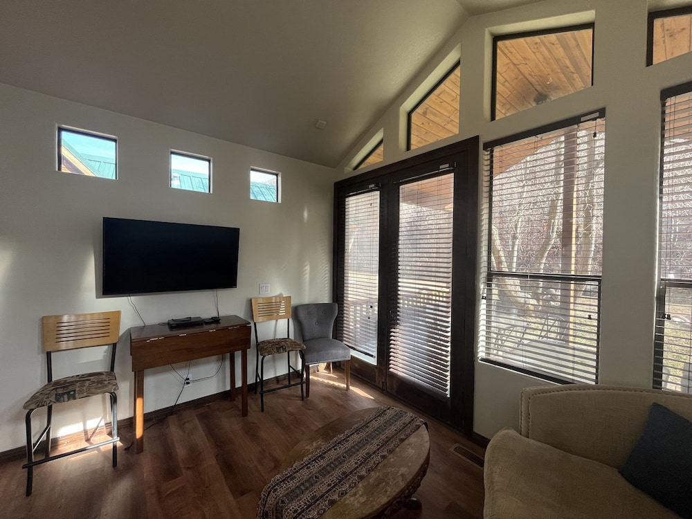Premium Cabin photo 2