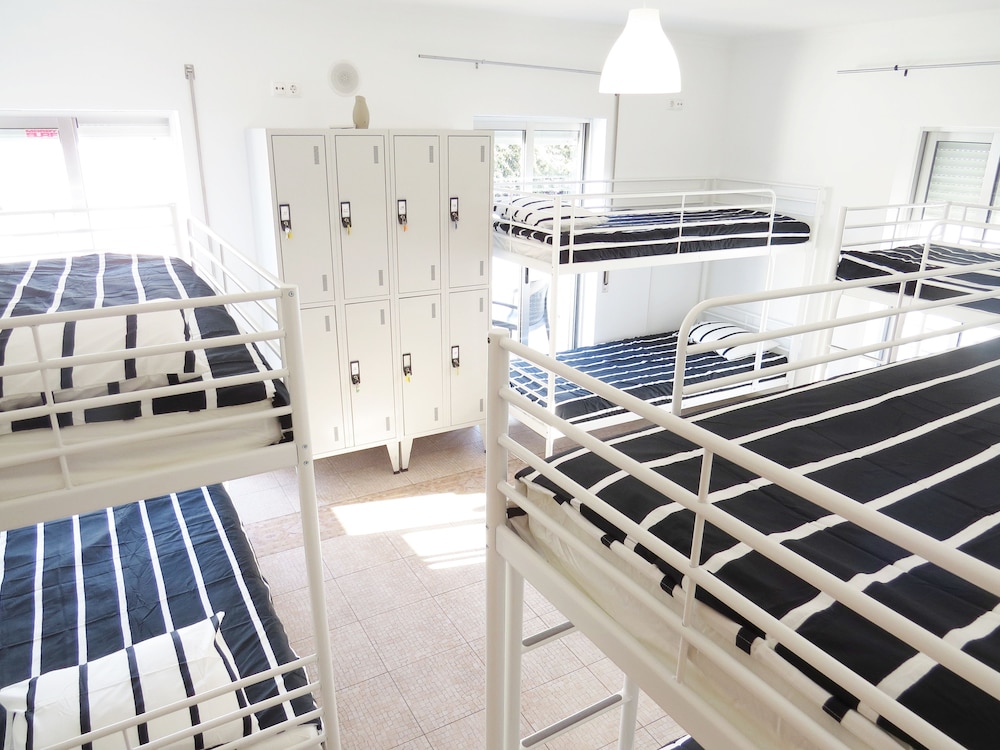 Bed in 8-Bed Mixed Dormitory Room photo 2
