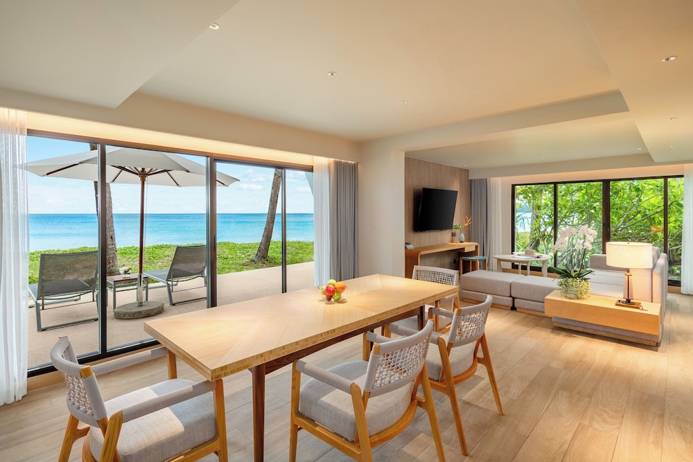 Suite (Beach Access)