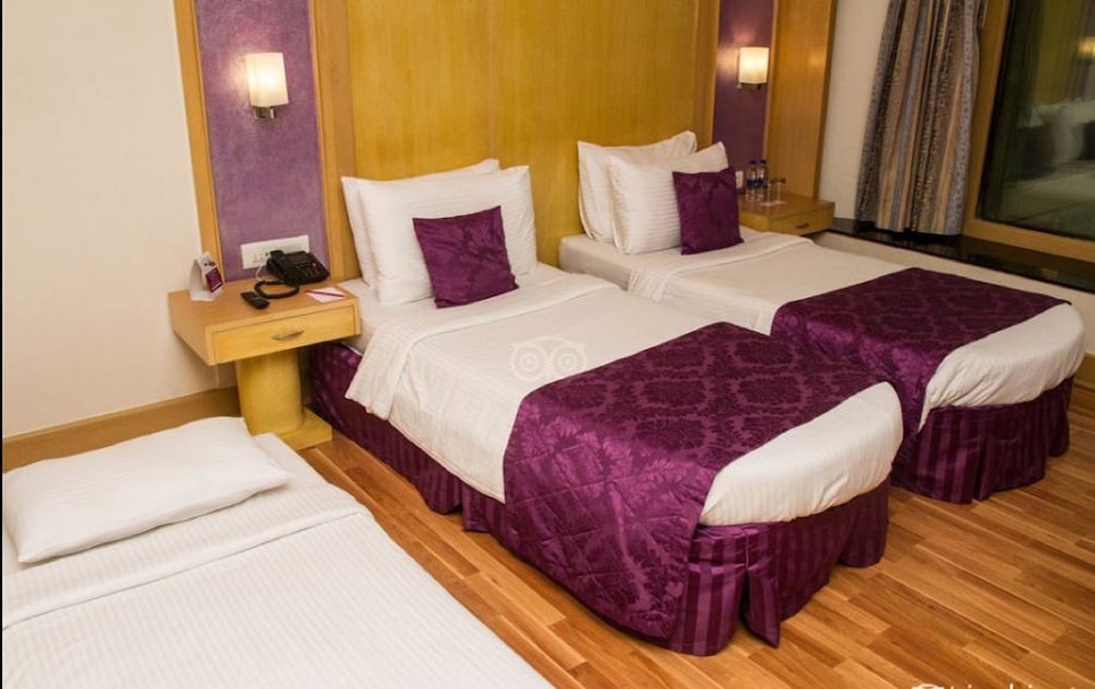 Deluxe Room With King Bed photo 2