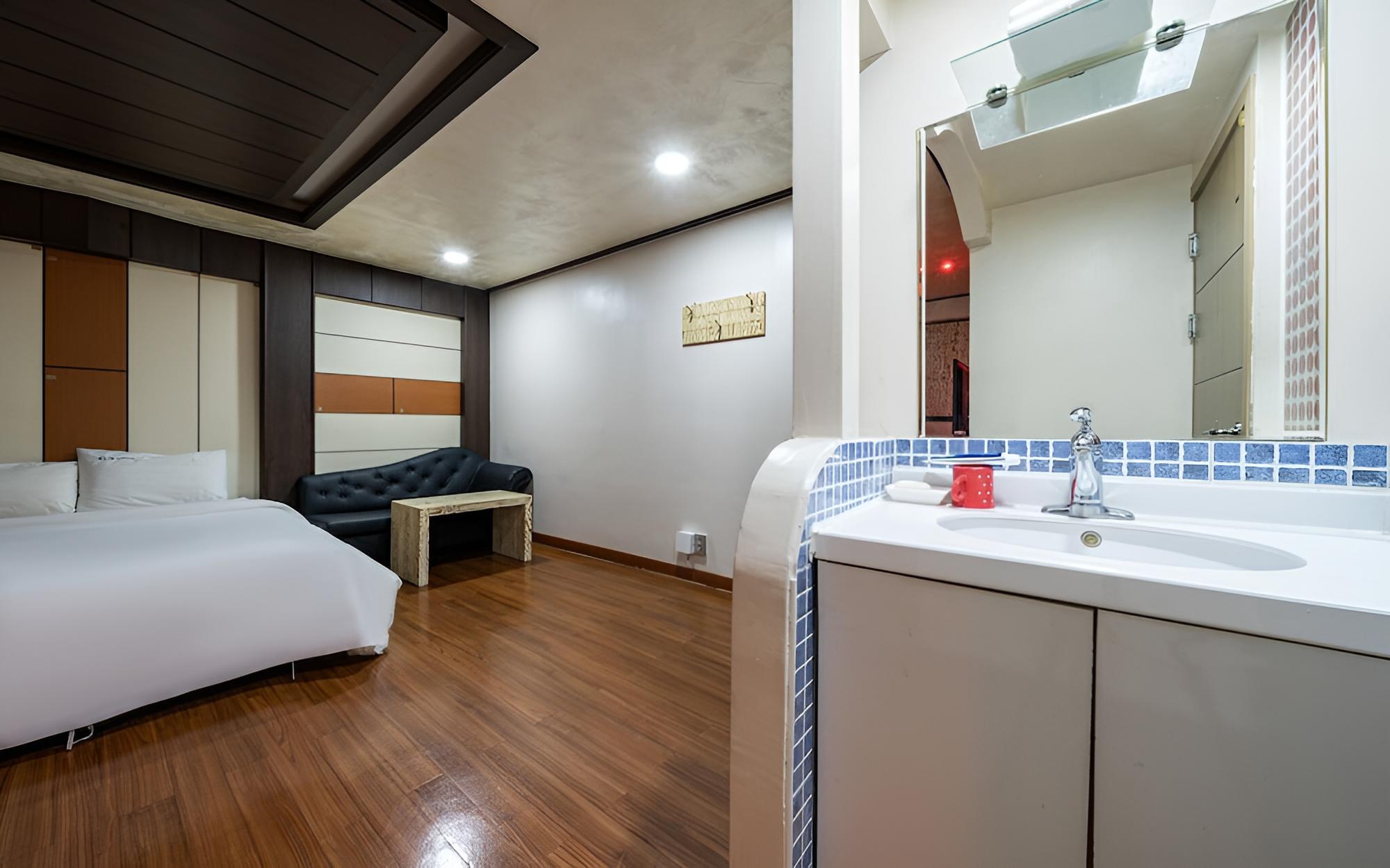 Room (Exclusive Room B (Twin)) - Photo 3