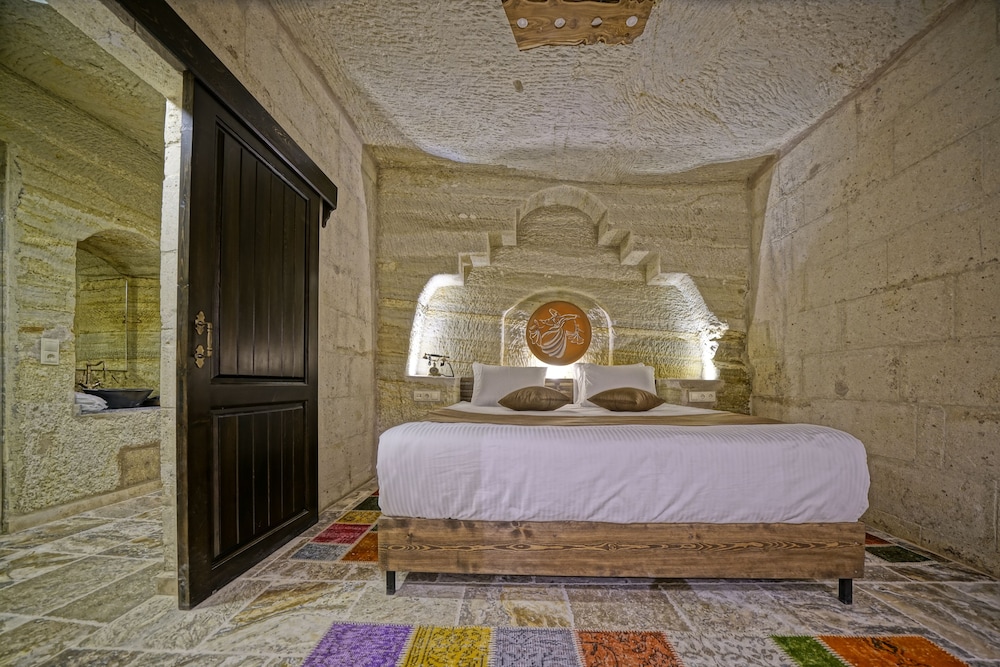 Superior Quadruple Room (Cave)