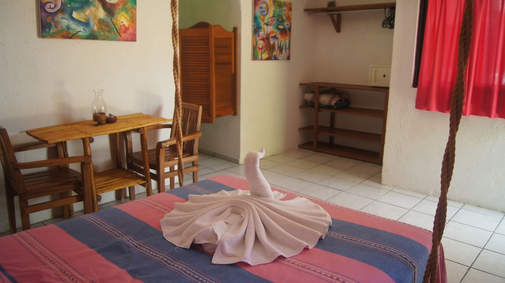 Double Room (With Air Conditioning) photo 3