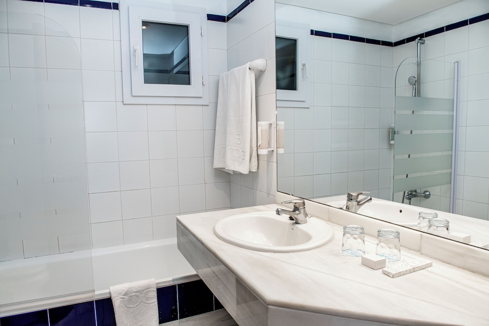 Double Room, Sea View, Oceanfront (Balcony)