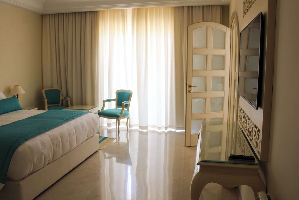 Superior Room, 1 King Bed - Photo 3