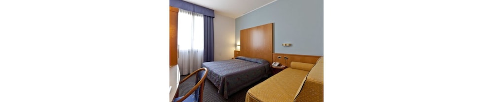 Classic Triple Room photo 3