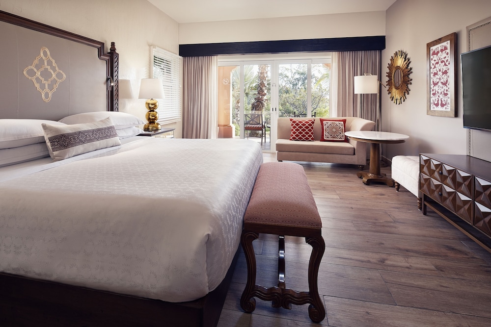 Room, 1 King Bed, Partial Ocean View (Balcony)