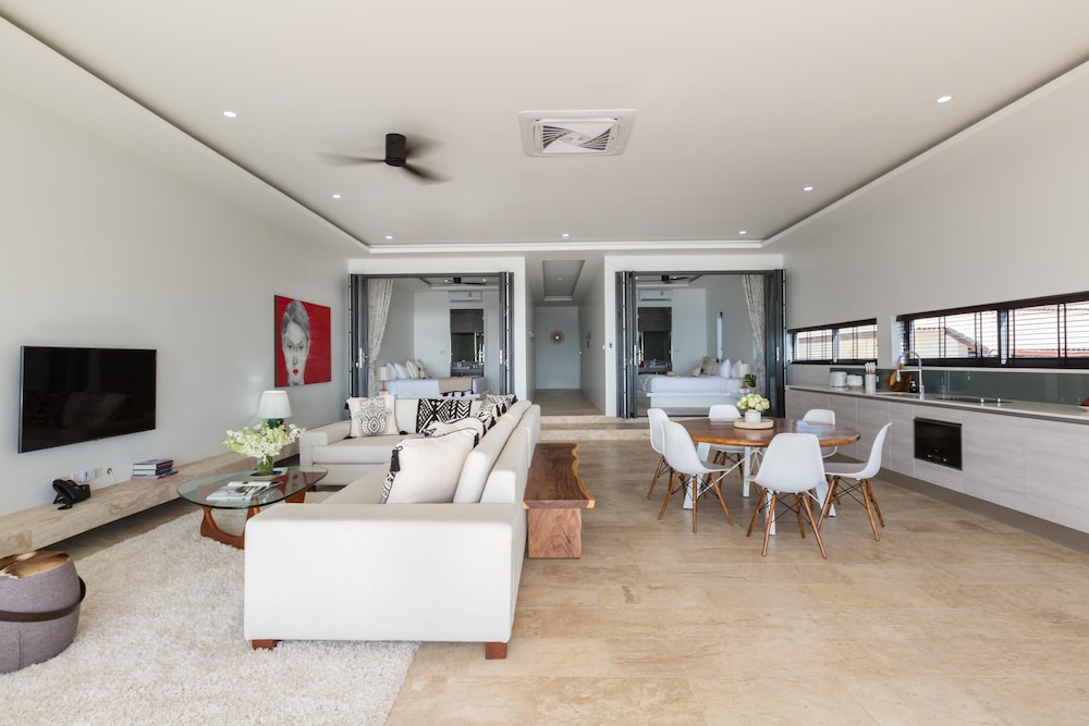 2 Bedroom Sea View Pool Suite - Photo 14