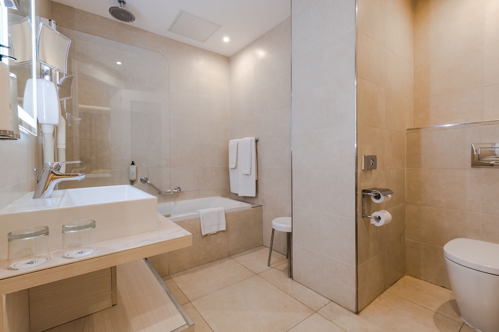Junior Suite, Balcony (Deluxe) - Photo 6