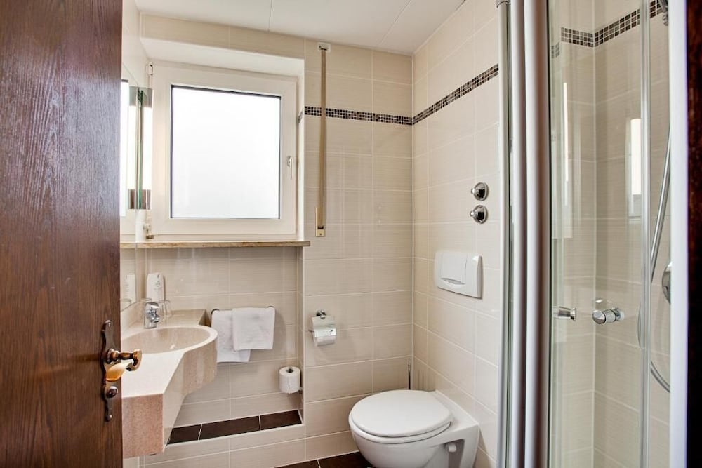 Standard Double Room - Photo 2
