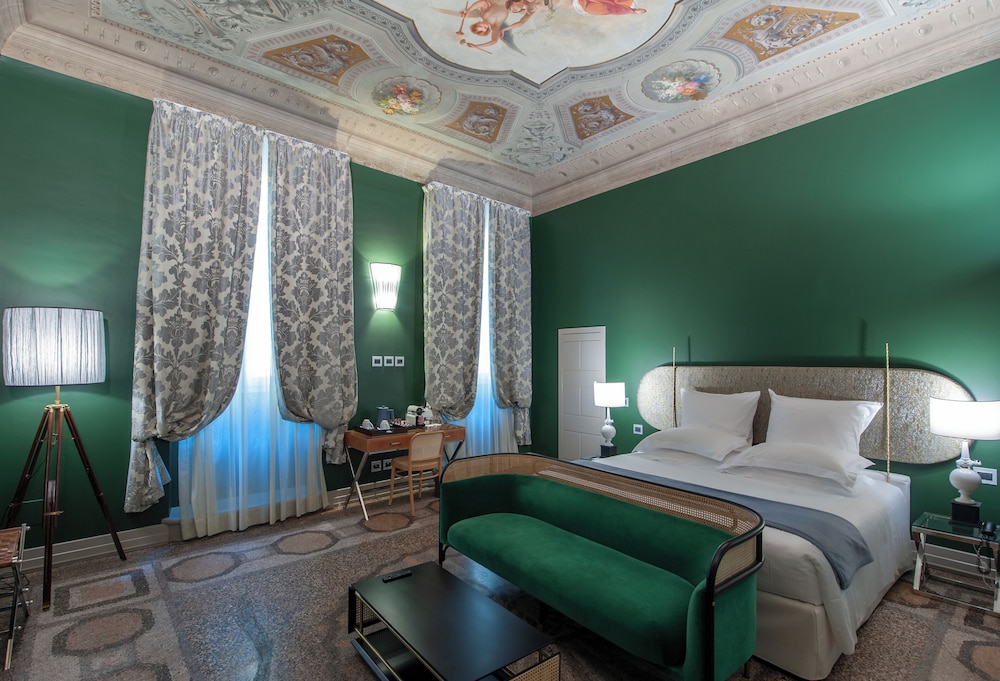 ICONIC ROOM - Photo 5