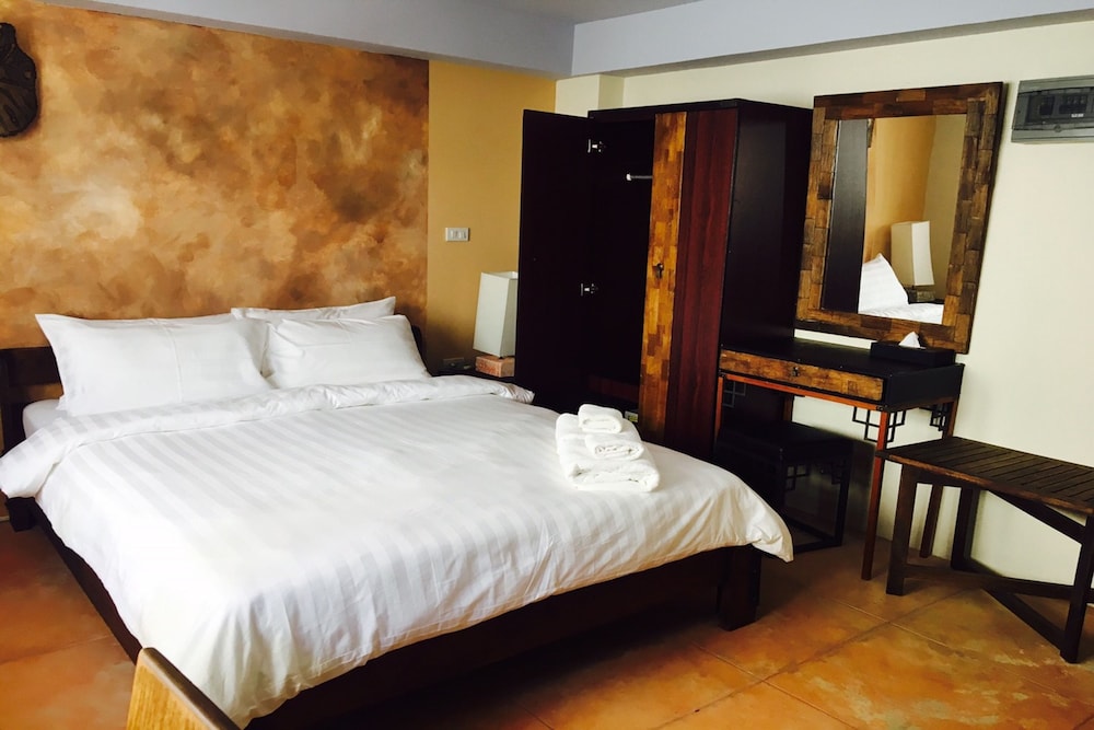 Junior Room, 1 Queen Bed, Non Smoking photo 3