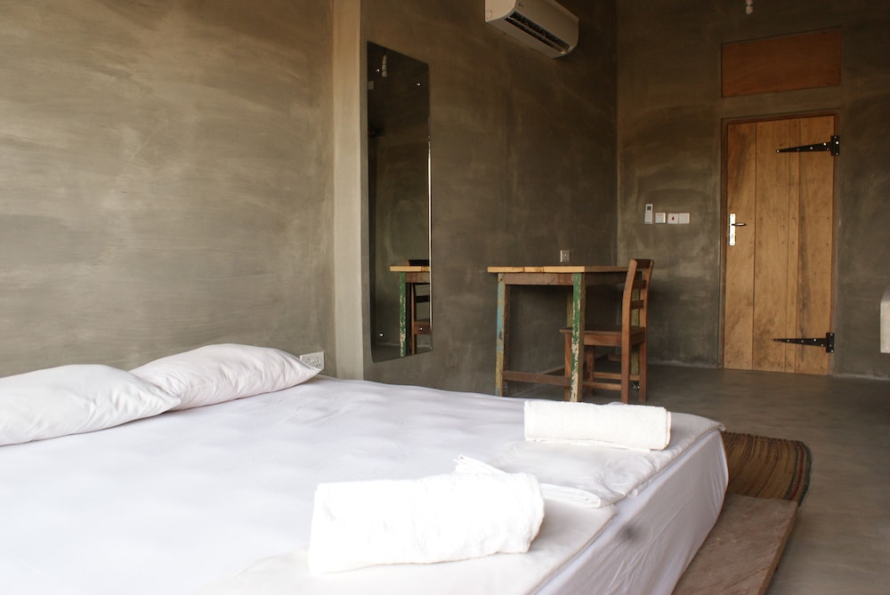 Classic Loft, Multiple Beds, Balcony photo 2