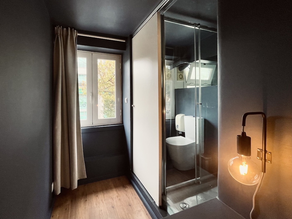Suite, Private Bathroom photo 2