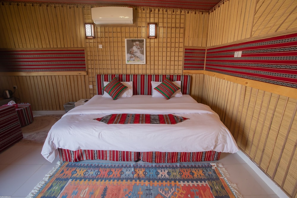 Deluxe Room - Photo 3