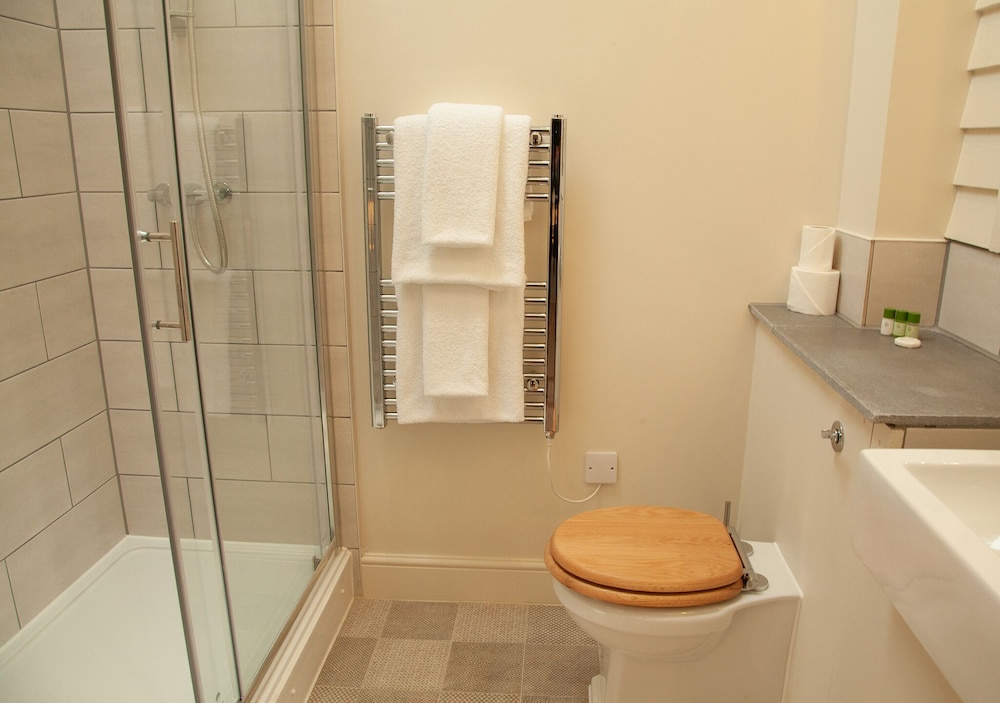 Standard Twin Room, Ensuite (Stable  ) - Photo 2