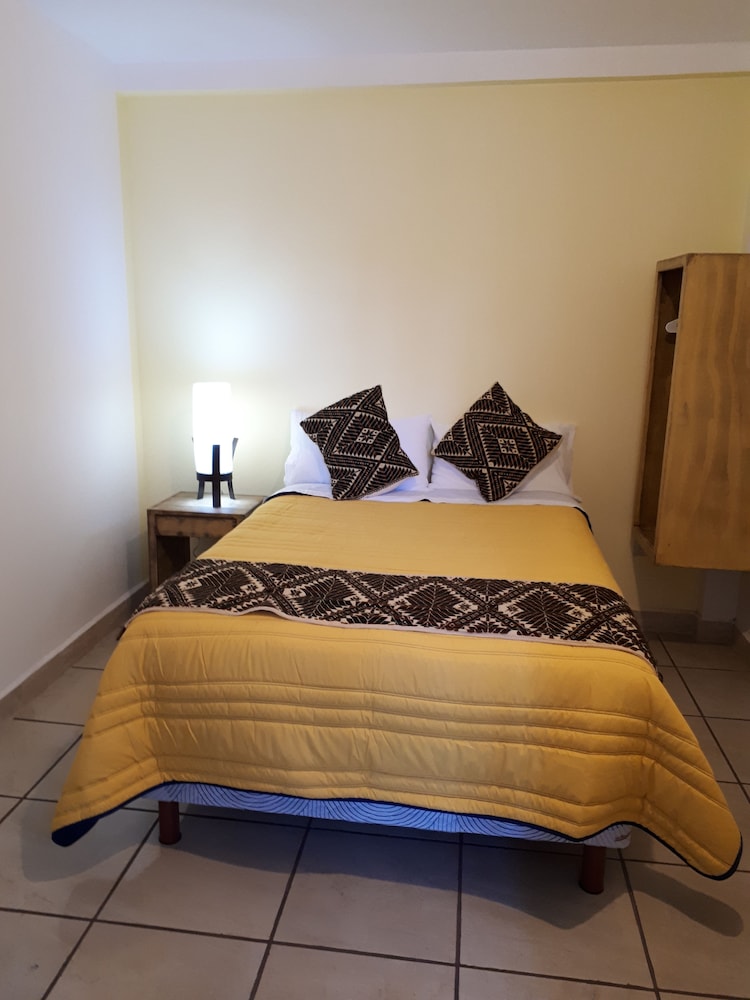 Basic Double Room, 1 Double Bed (Amarilla) photo 1