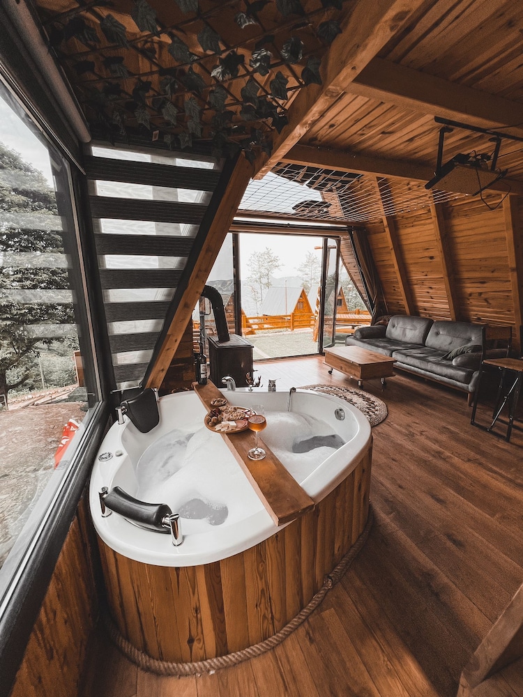 Luxury Triple Room, Non Smoking, Mountain View photo 1