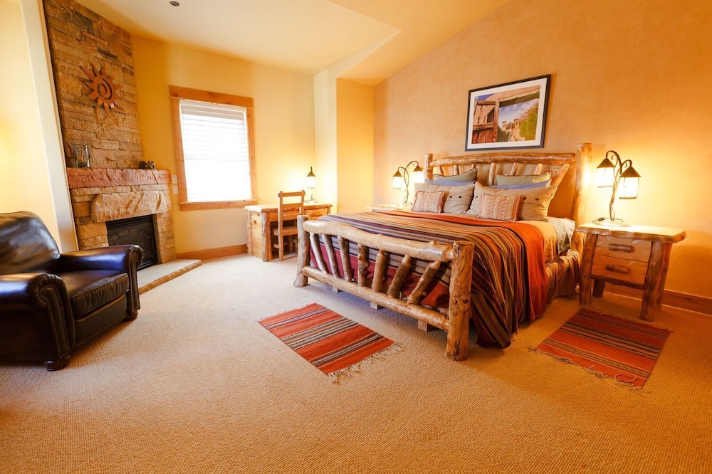 Room, 1 King Bed, Fireplace