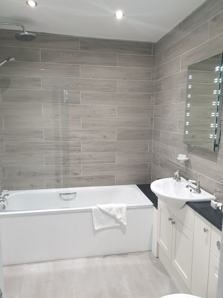 Standard Double or Twin Room - Photo 4