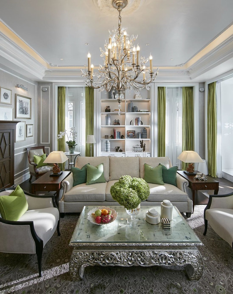 Ambassador 2 Bedroom Suite
