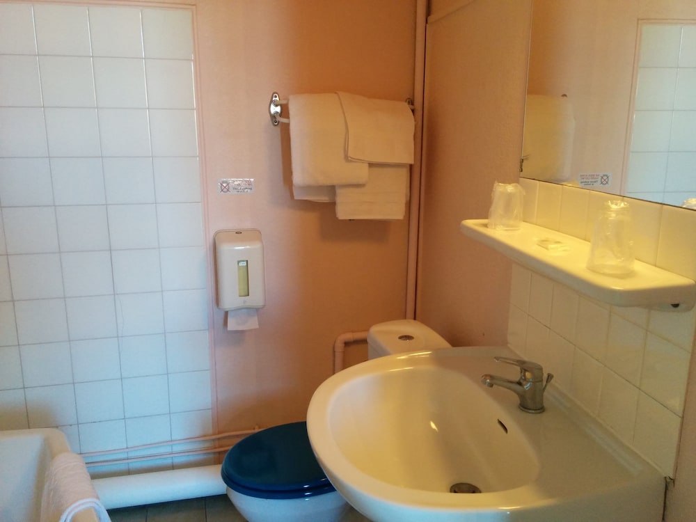 Double Room, River View - Photo 3