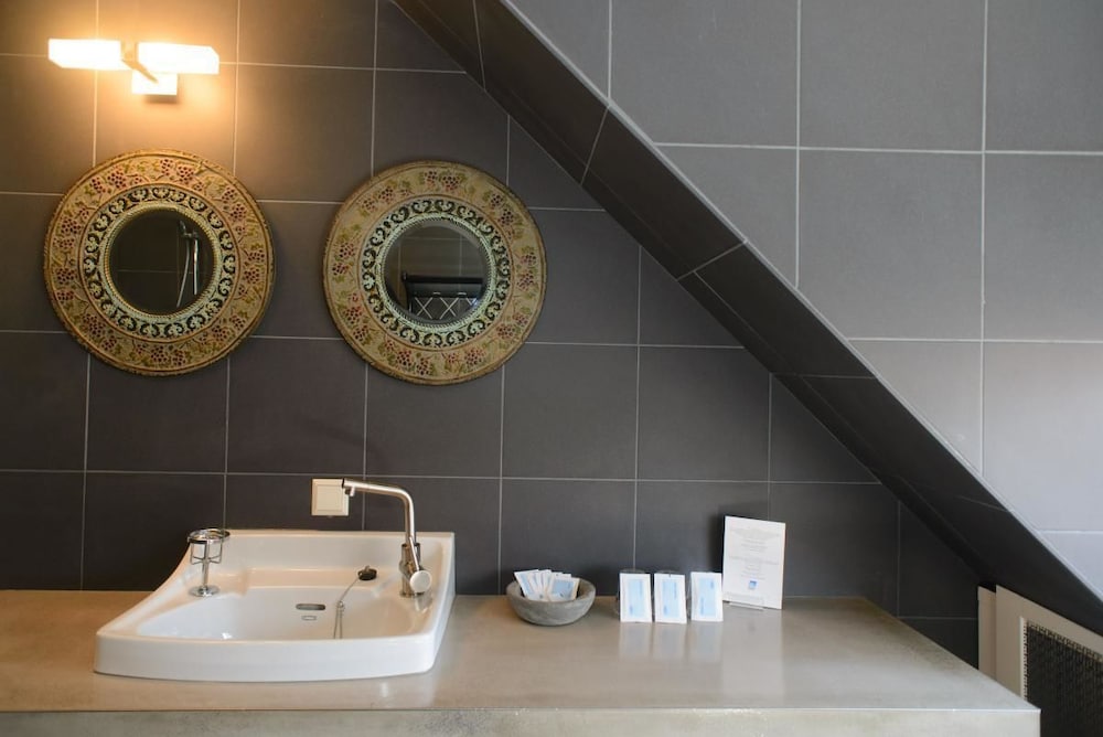 Comfort Triple Room, Private Bathroom photo 2