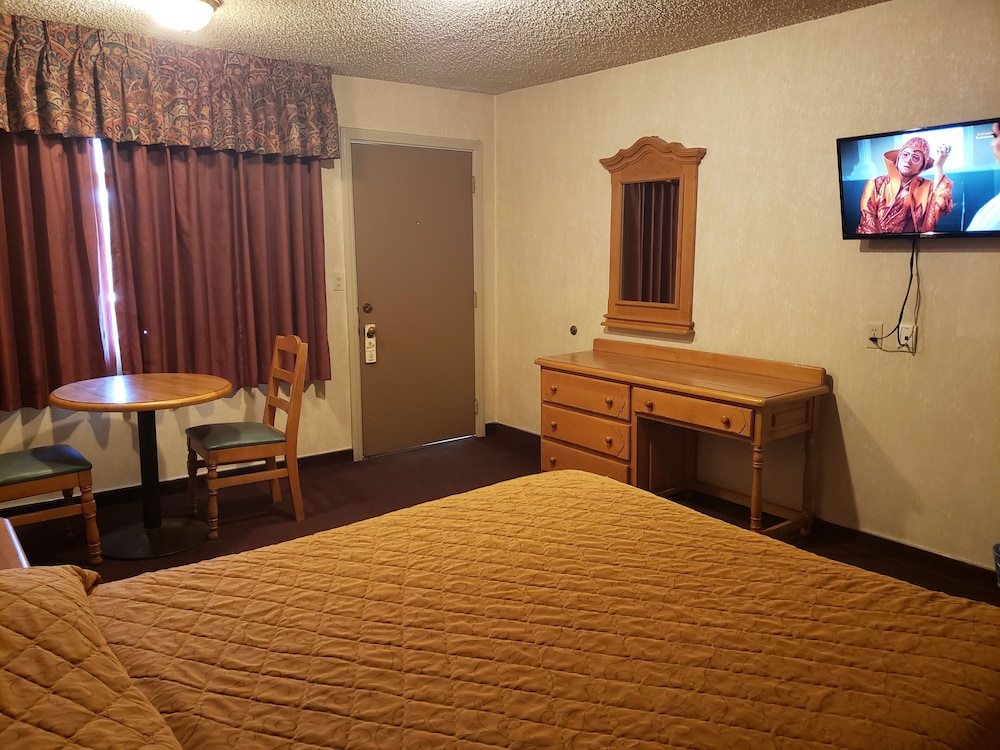 Single Room, 1 Queen Bed photo 2