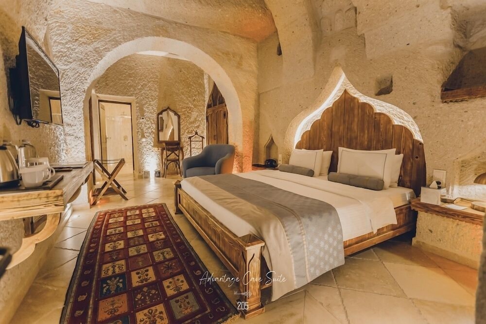 Advantage Cave Suite photo 2