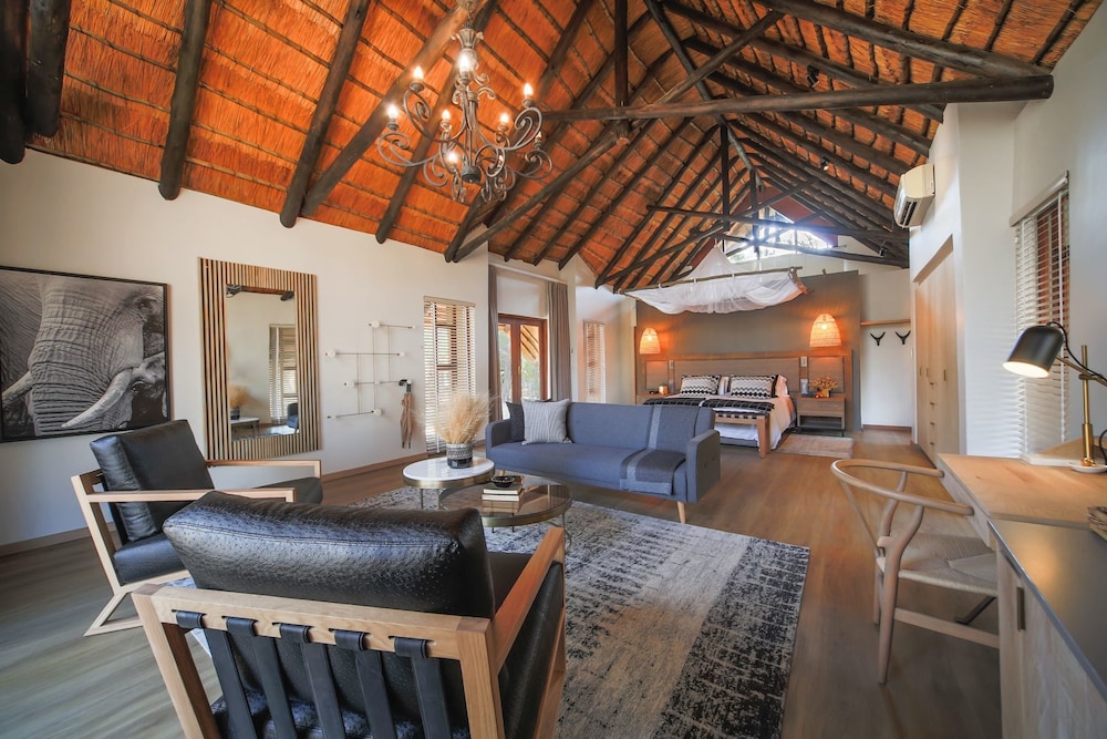 Luxury House, 6 Bedrooms photo 2