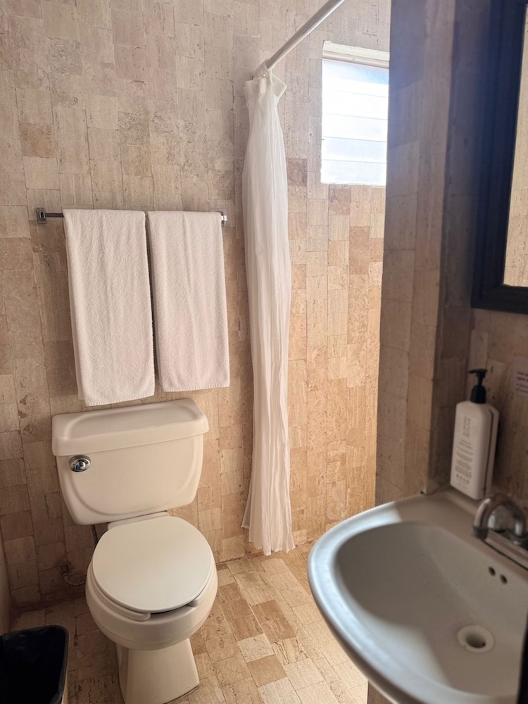 Room, 1 King Bed (Preferencial) - Photo 2
