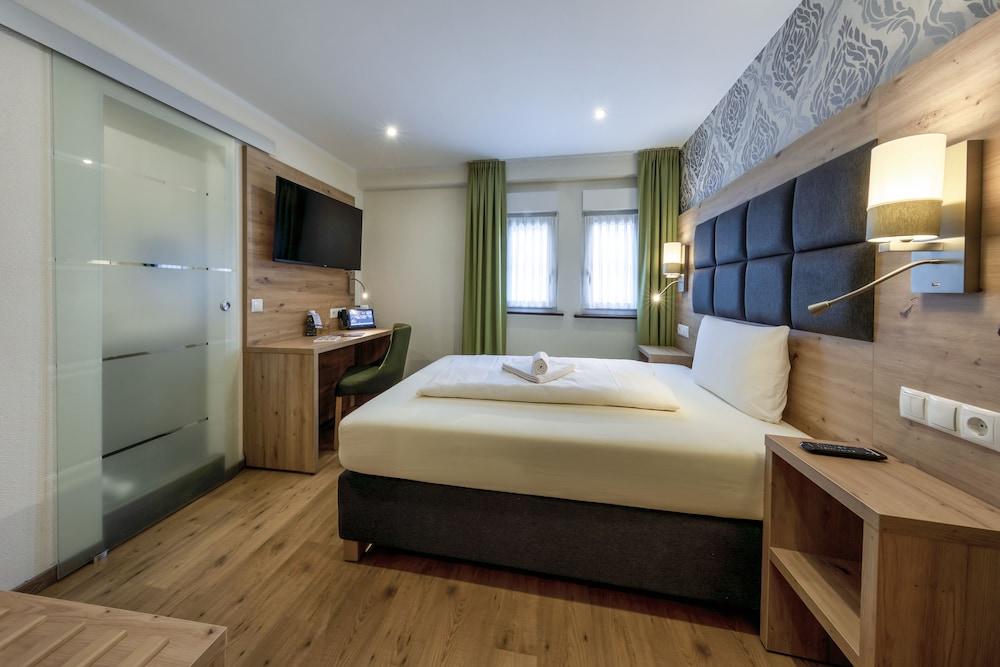 Single Room (Guest House)