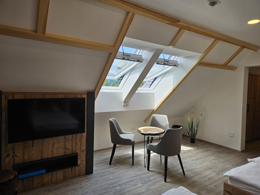 Classic Triple Room, 1 Bedroom photo 2