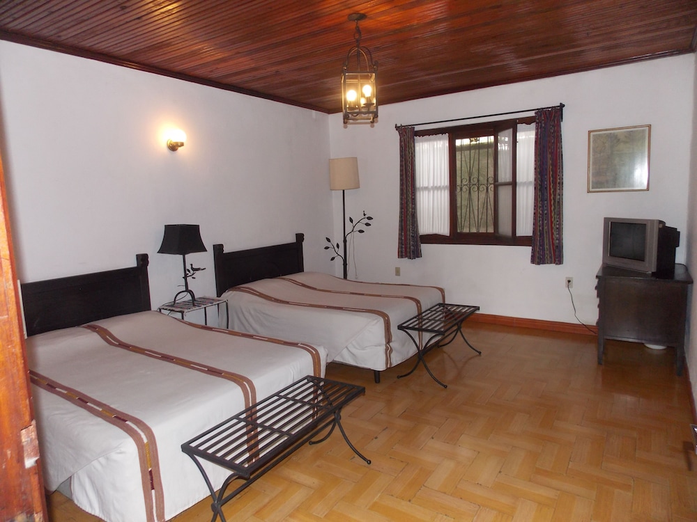 Double Room, 2 Queen Beds, Accessible photo 1