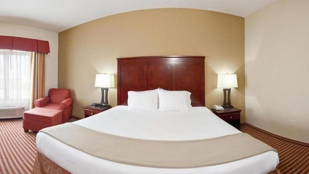 Standard Room, 1 King Bed - Photo 4