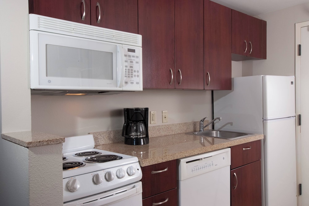 Suite, 2 Bedrooms - Photo 4