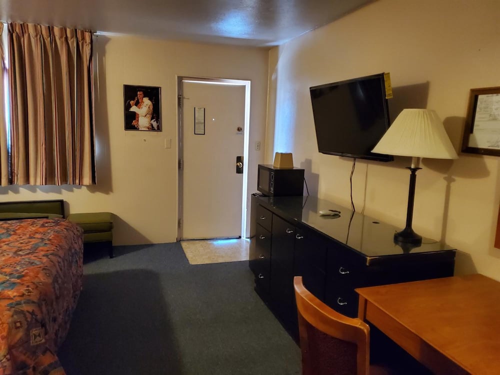 Standard Room, 2 Queen Beds photo 2