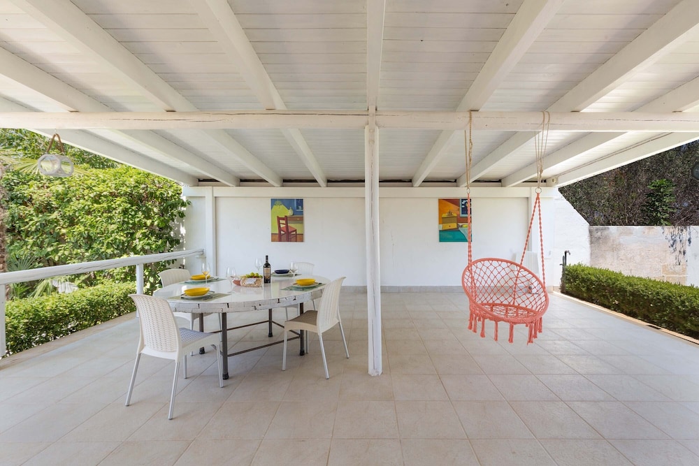Villa photo 2