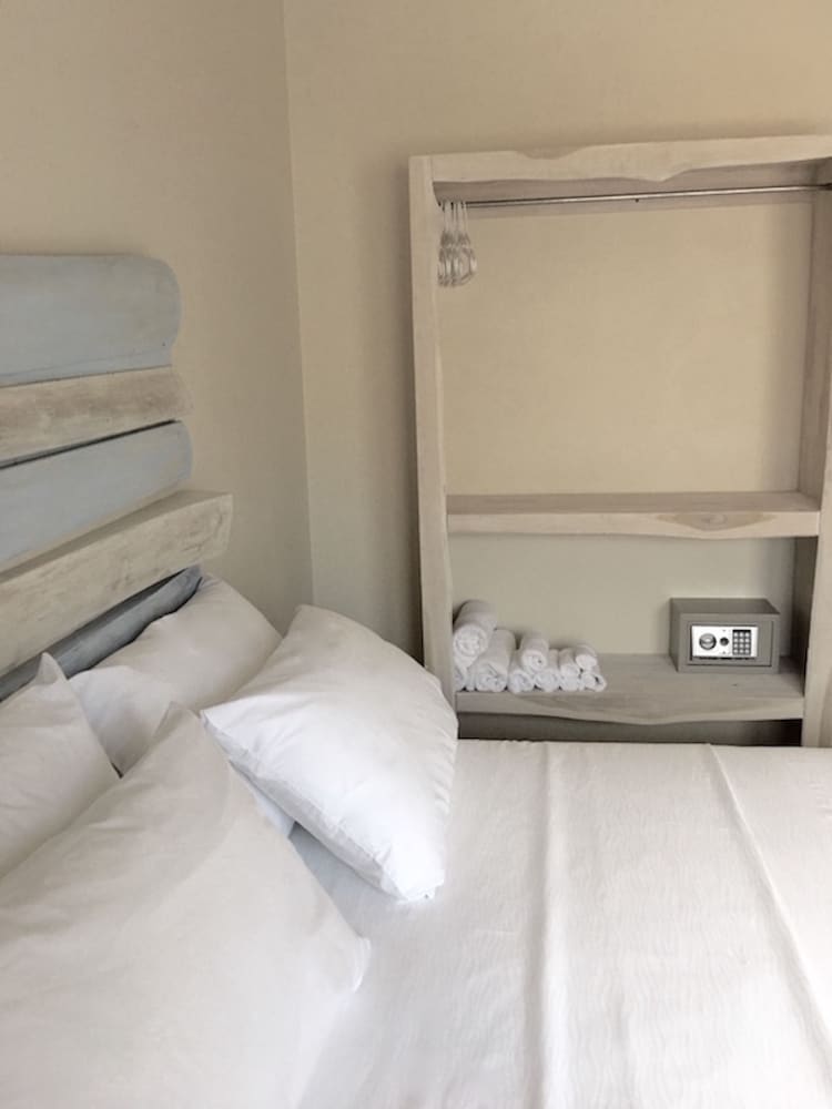 Deluxe Queen Room photo 2